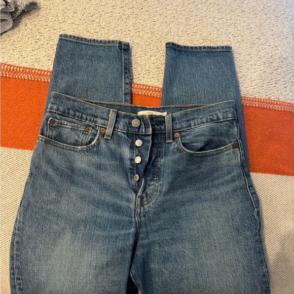 Levi’s Wedgie Jean - Picture 2 of 4